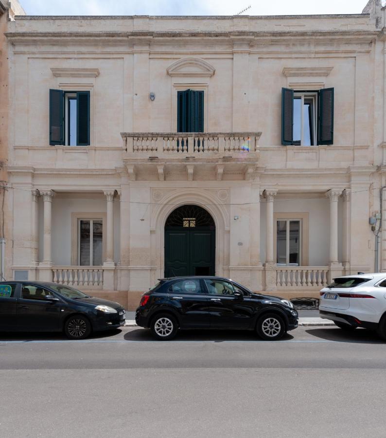 Carlo V - Con Piscina E Giardino Privati Apartment Lecce Exterior photo